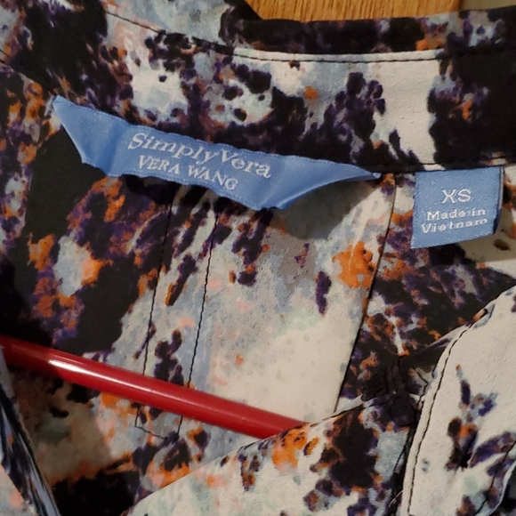 Sleeveless multi colored blouse - Picture 3 of 6